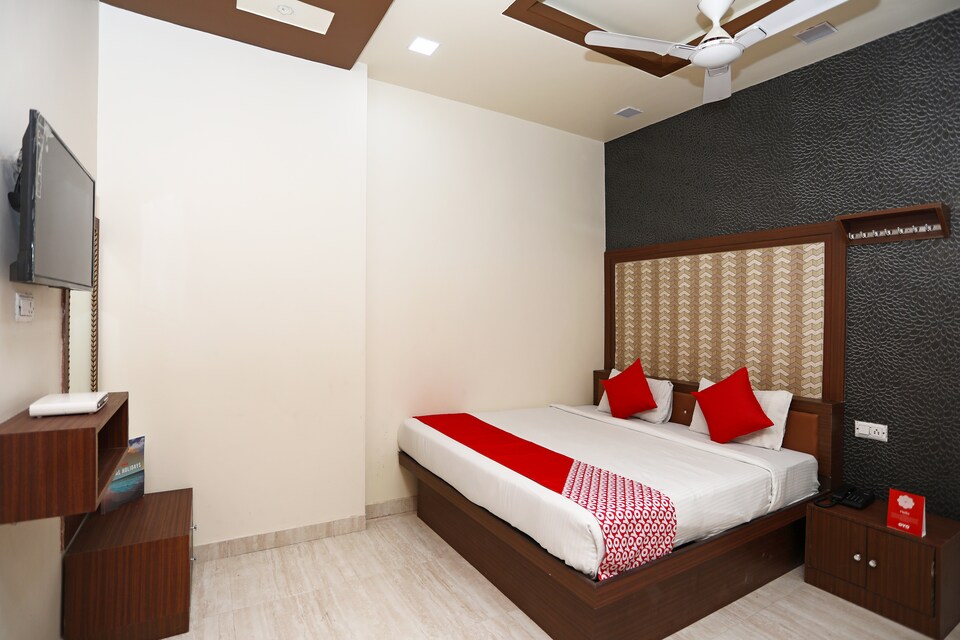 OYO 18346 Krishna Resorts, NH2 Highway Mathura, Mathura