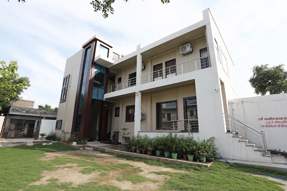 OYO 18346 Krishna Resorts, NH2 Highway Mathura, Mathura