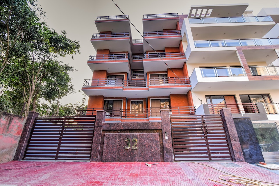OYO LIFE GRG1015 Golf Course Extn Rd, DLF 4 Gurgaon, Gurgaon