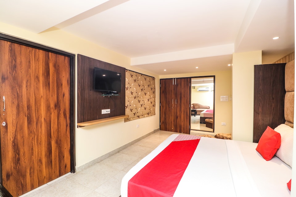 OYO 18377 Hotel City Top, Jammu, Jammu