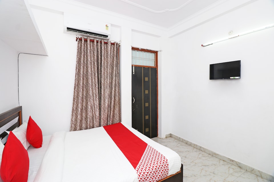 OYO Star Palace Near Munshi Pulia Metro Station, Indira Nagar Lucknow, लखनऊ