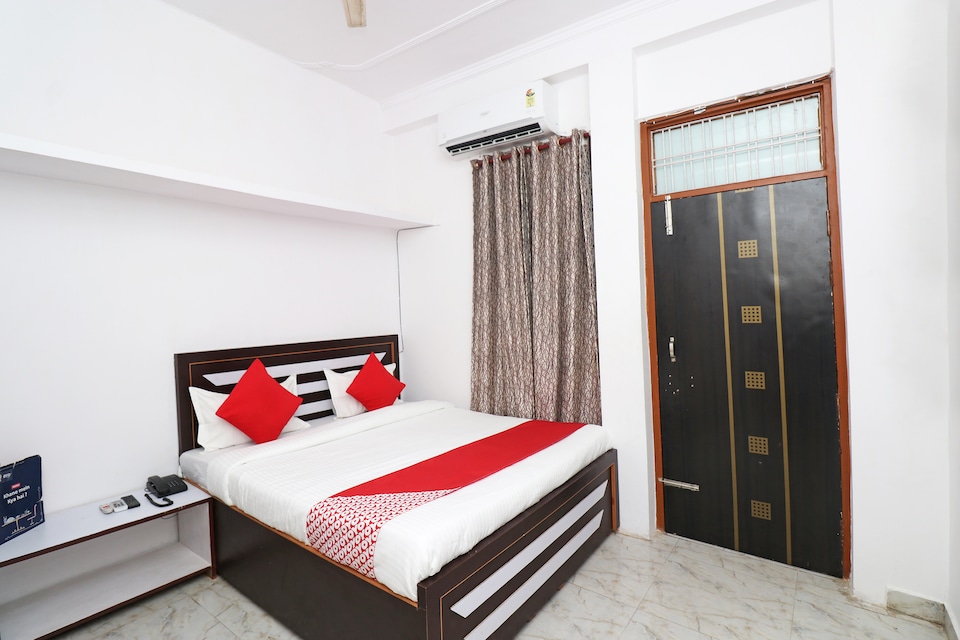 OYO Star Palace Near Munshi Pulia Metro Station, Indira Nagar Lucknow, लखनऊ