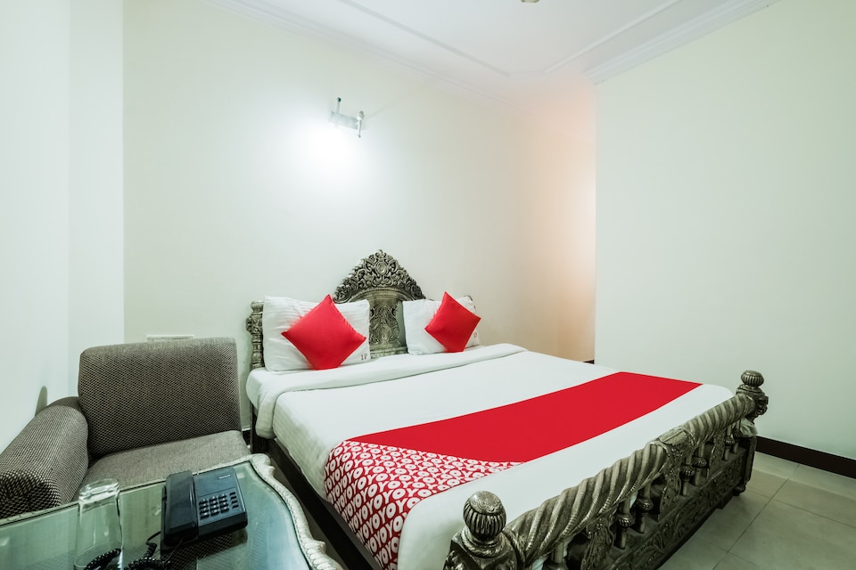 OYO 18401 Ivory Palace, Karol Bagh Delhi, Delhi