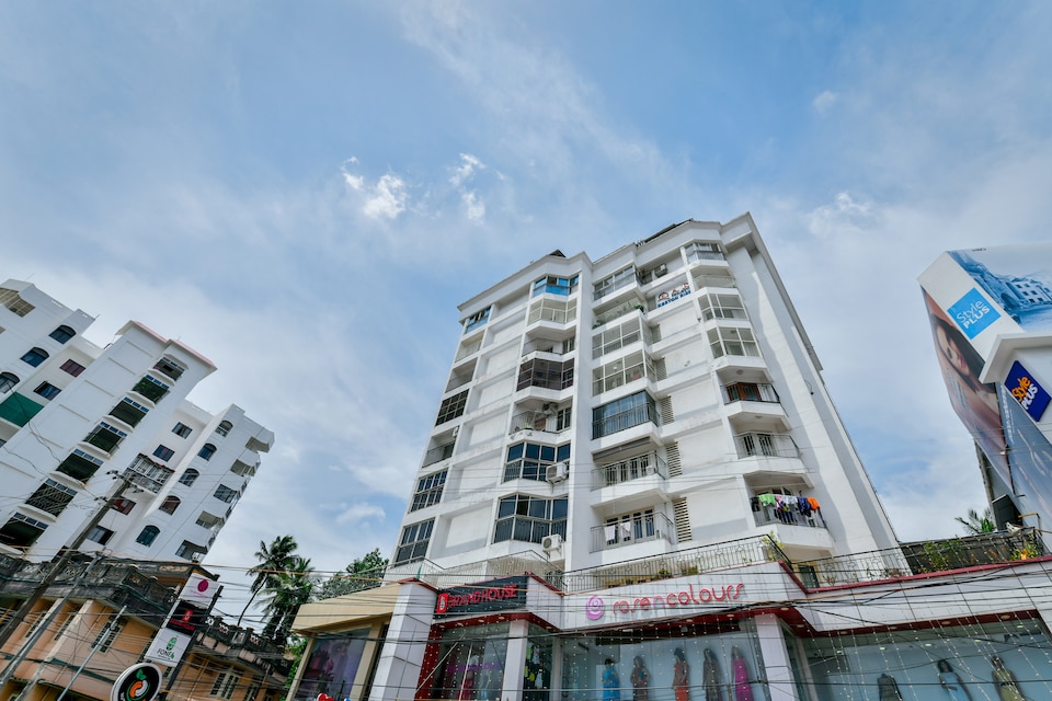 OYO 18406 Home Home Modern Keston 3bhk, Medical College - Pattom, Trivandrum