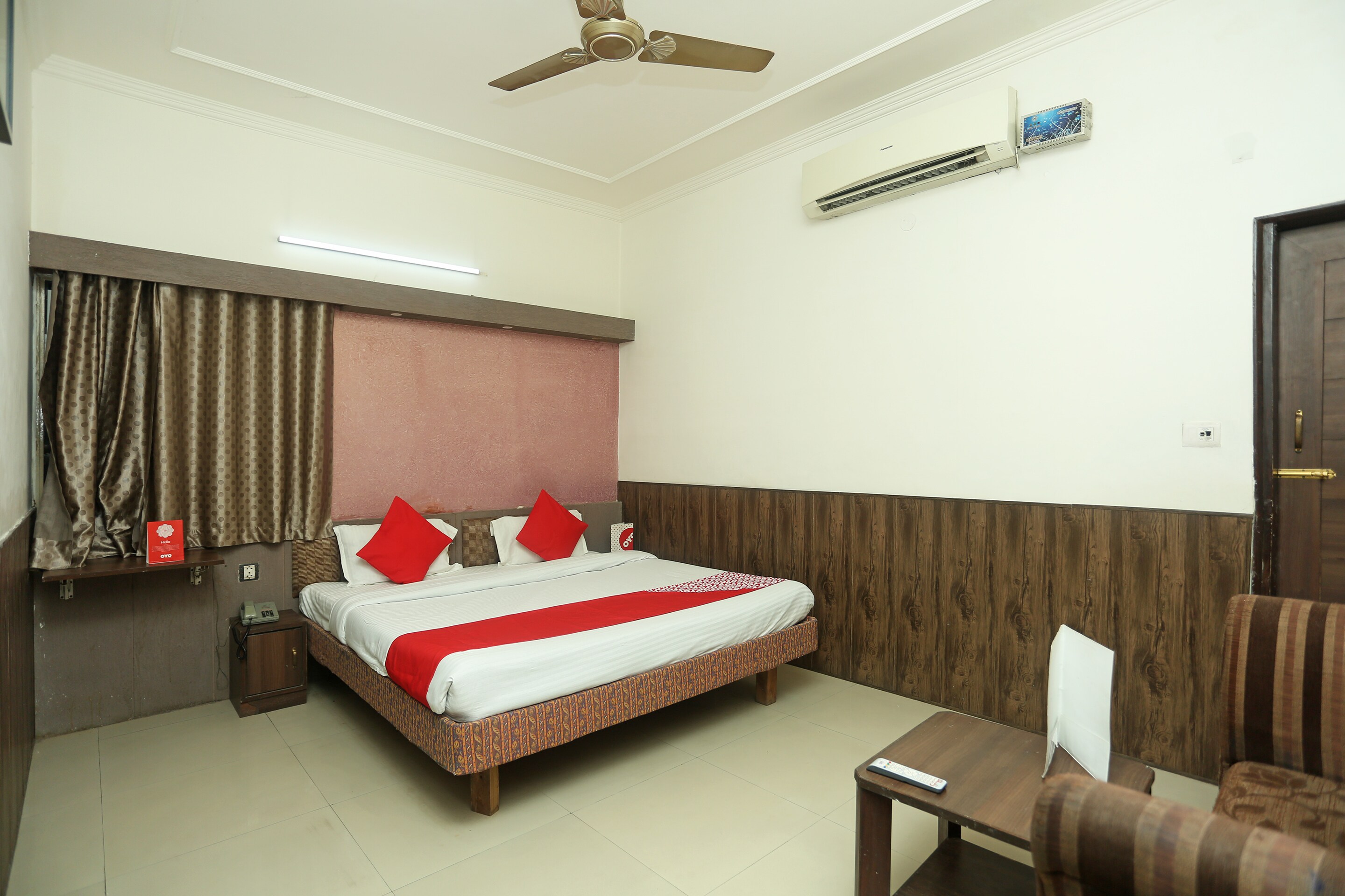 Hotels in Agra Cantt Railway Station, Agra Starting @ ₹454 - Upto 82%