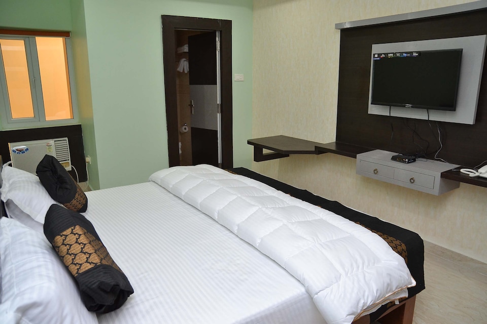 OYO Studios 365 Cyber Park, Sohna Road, Gurgaon