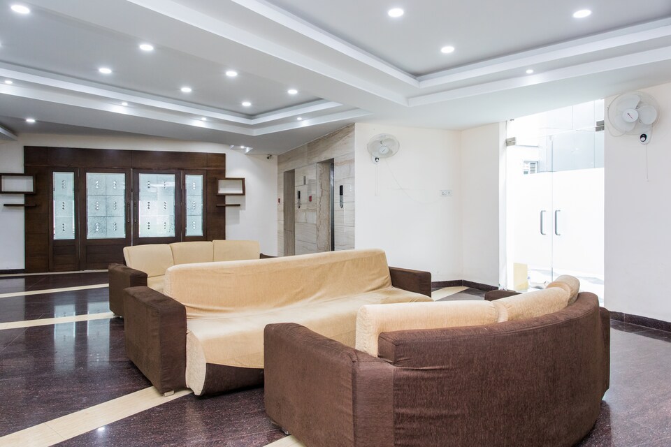 OYO 18440 Shri Ramkrishna Bagh, Airport Road - Indore, Indore