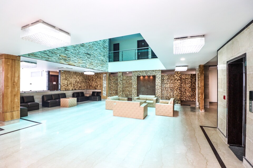 Capital O 18442 Kalka Royal, Katra, Katra