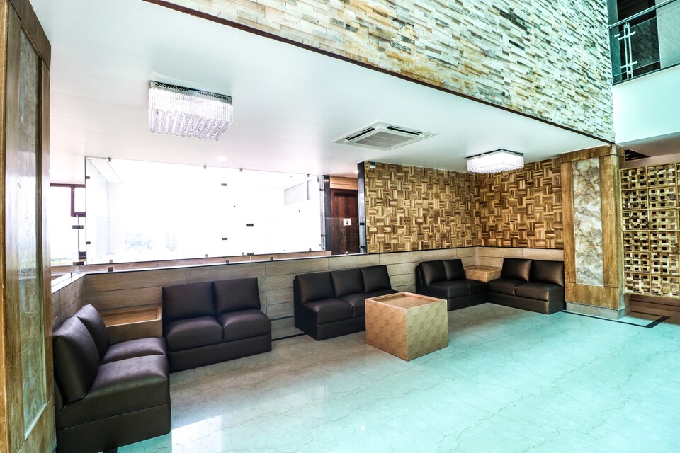 Capital O 18442 Kalka Royal, Katra, Katra