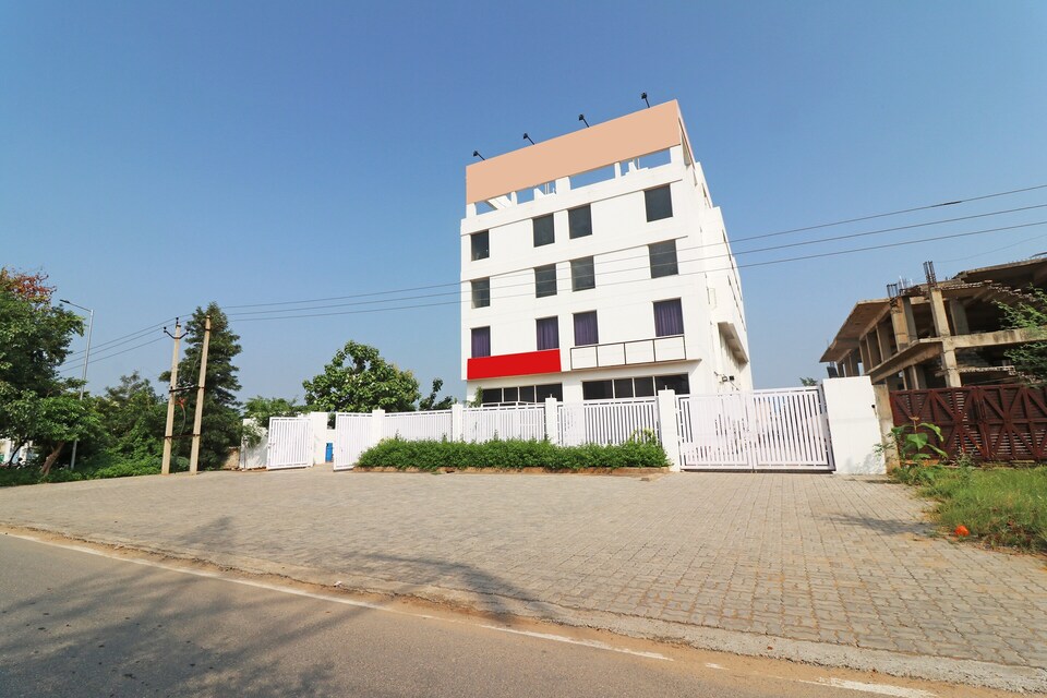 Capital O 18443 Hotel Nano, Neemrana, Neemrana