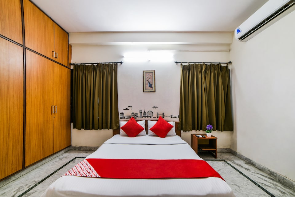 OYO 18454 Hallmark Inn Begumpet, Begumpet-II, Hyderabad