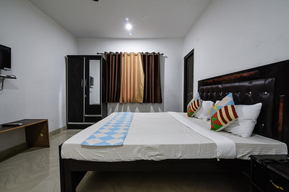OYO Home 18463 Modern Stay, Library Chowk Mussoorie, Mussoorie