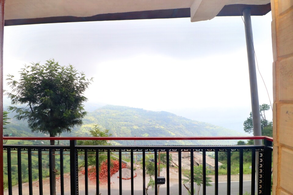 OYO Home 18477 Cheerful Stay, Mashobra-Naldera, Shimla
