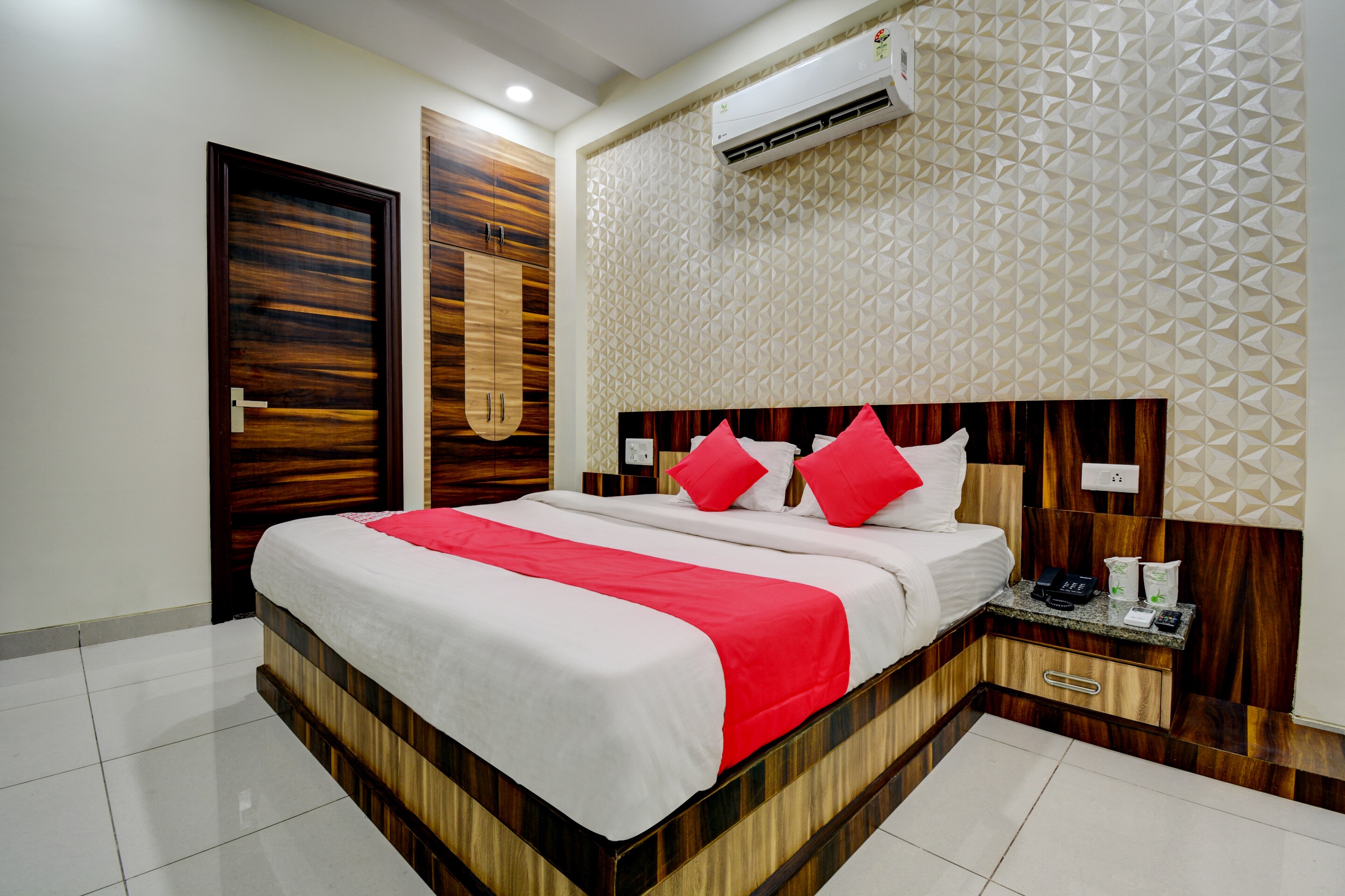 Jaipur Hotel Room Booking Price - Best Hotel tour and travel
