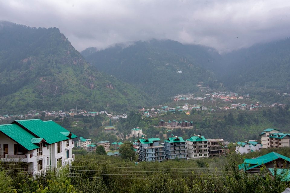 OYO Home Luxe 18491 Elite Stay, Kanyal Road, Manali