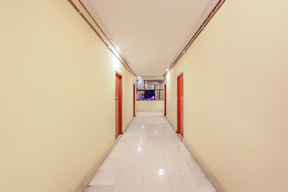 OYO 18510 Hotel Sri Venkateshwara, LB Nagar - Ramoji-II, Hyderabad