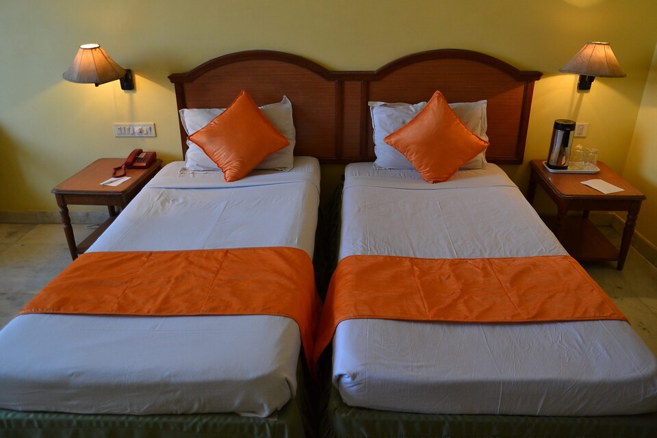 OYO 2873 The Royal Midtown Hotel, Bapuji Nagar, Bhubaneswar