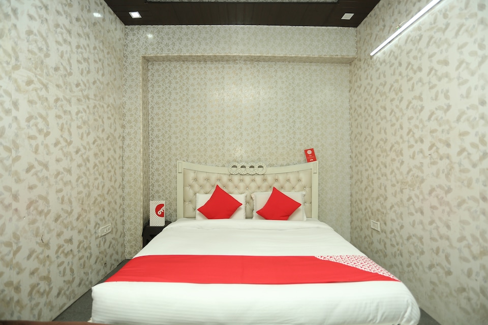 OYO 18530 Night Inn, Meerut, Meerut