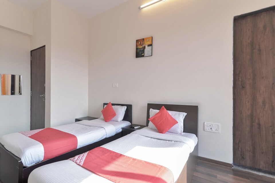 OYO Tranquil Homes Near Oberoi Mall, Mumbai BCEC, Mumbai