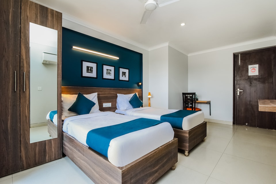 OYO SilverKey Sohna Road Near Omaxe Gurgaon Mall, Sohna Road, Gurgaon