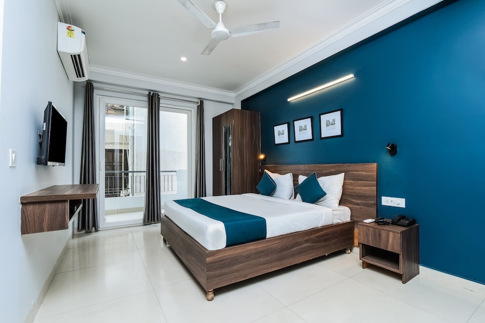 OYO SilverKey Sohna Road Near Omaxe Gurgaon Mall, Sohna Road, Gurgaon