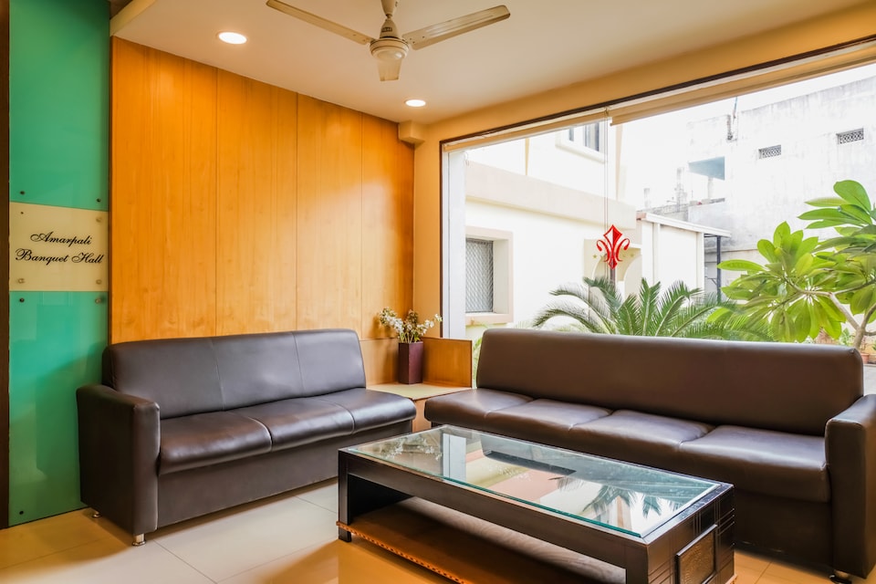 OYO 18590 Samrat Presidency, Begumpet, Hyderabad