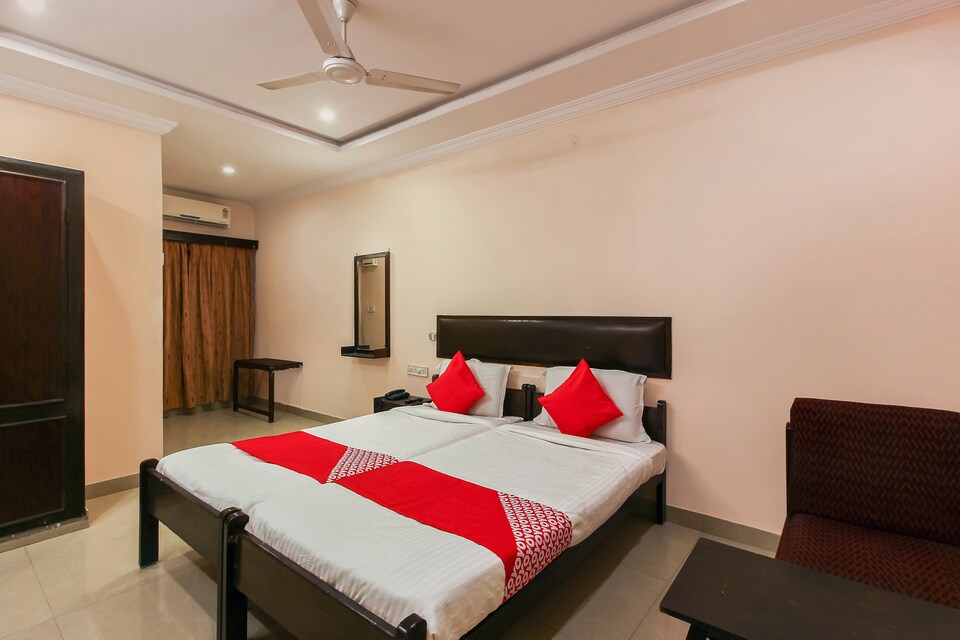 OYO 18591 Hotel Samrat, Begumpet-II, Hyderabad