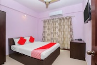 OYO Krish Lakeside Comforts