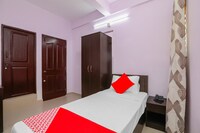 OYO Krish Lakeside Comforts