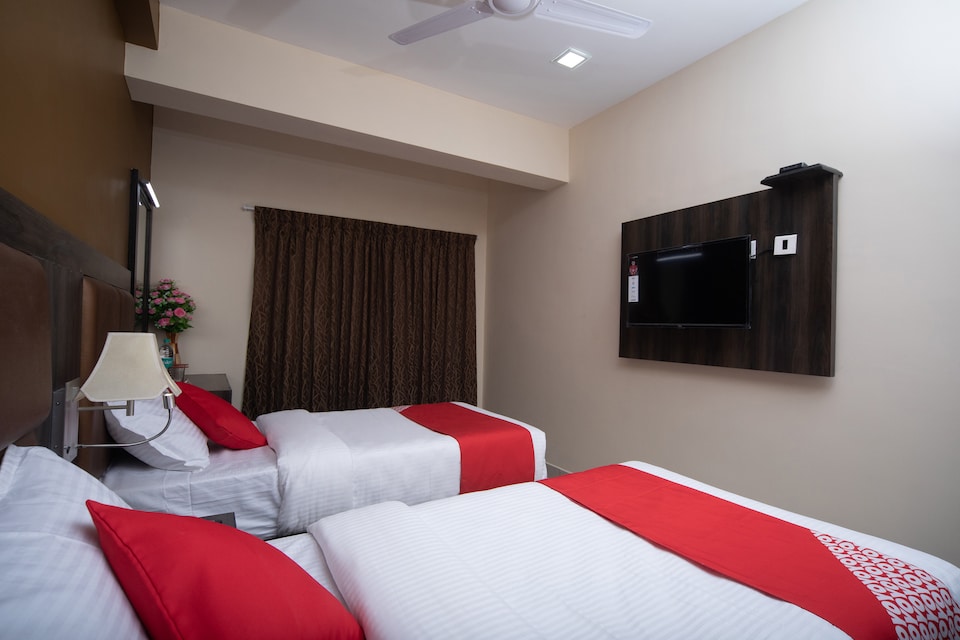 OYO 18621 V Grand, Central Bus Stand Trichy, Trichy