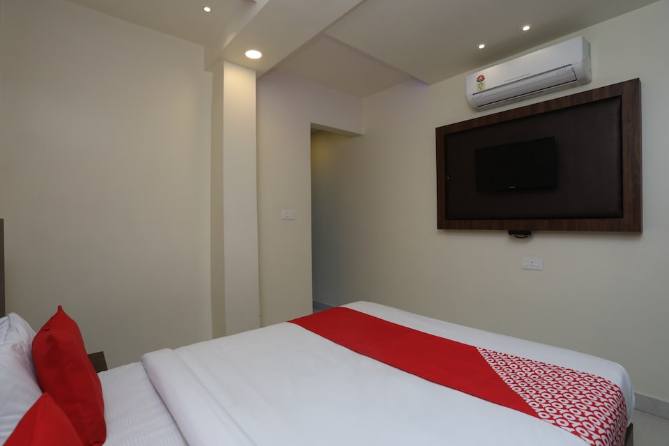 OYO 18633 Blue Triangle Family Hostel, Connaught Place Delhi, Delhi