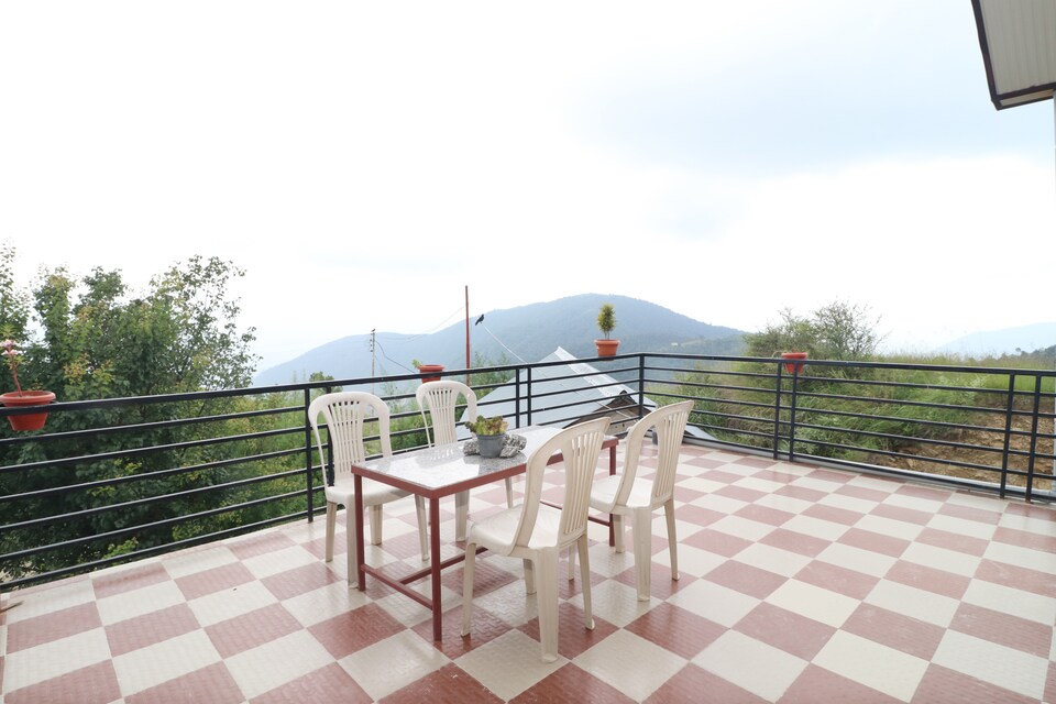 OYO Home 18639 Wooden Villa, Kufri-Faghu-Theog, Shimla