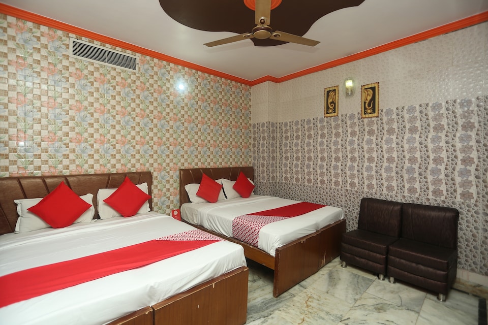 OYO 18641 Hotel Rashmi, Shilpgram, Agra
