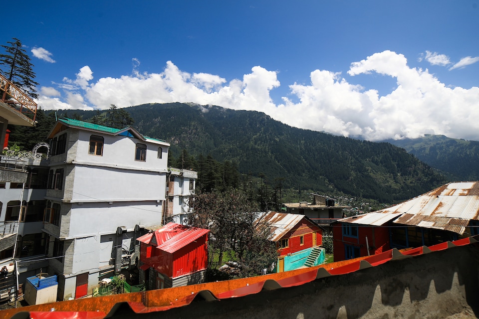 OYO Home 18644 Luxurious Stay, Hadimba Temple Road, Manali