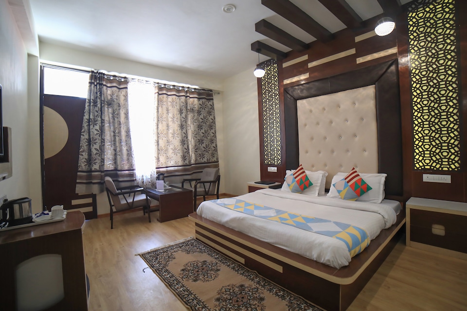 OYO Home 18644 Luxurious Stay, Hadimba Temple Road, Manali