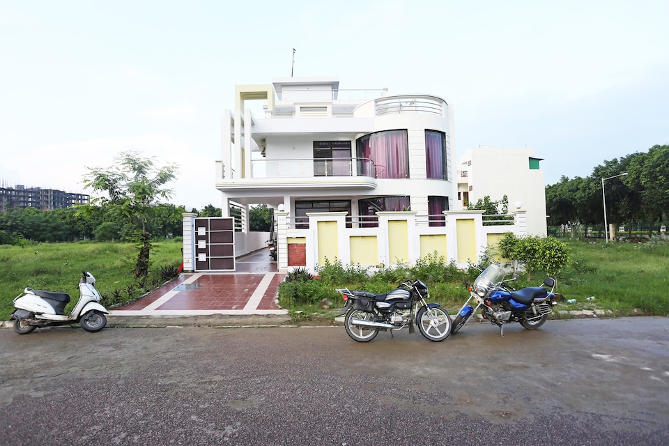 OYO 18648 Raj Inn, SGPGI Lucknow, Lucknow