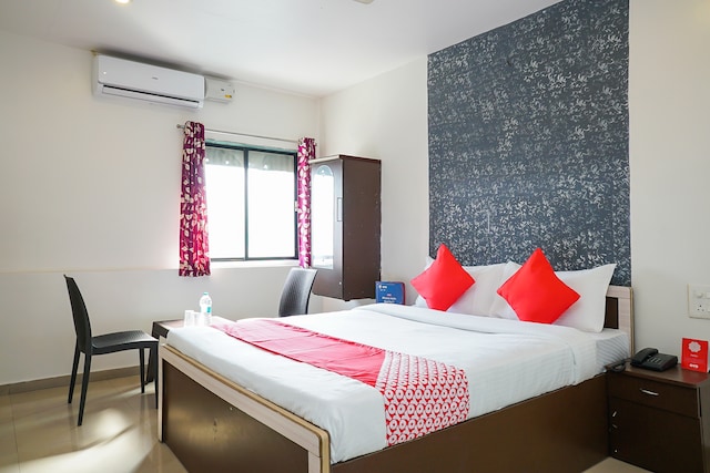 OYO Hotel Swami Samarth