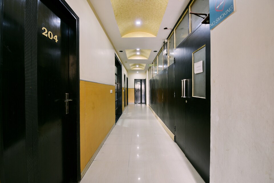 OYO La Ola Boutique Hotel Near Lotus Temple, Nehru Place, Delhi