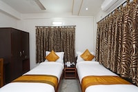 OYO Harry Inn Near Acropolis Mall