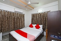 OYO Harry Inn Near Acropolis Mall