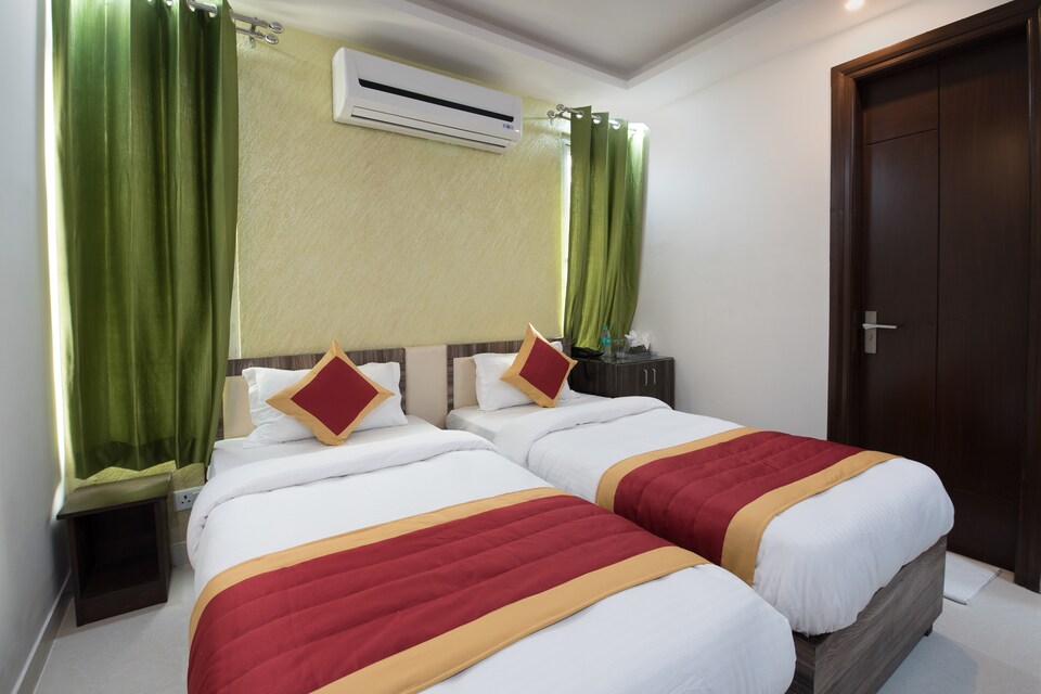 OYO 18672 Royal Comfort Castle, Nehru Place, Delhi