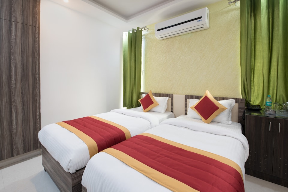 OYO 18672 Royal Comfort Castle, Nehru Place, Delhi
