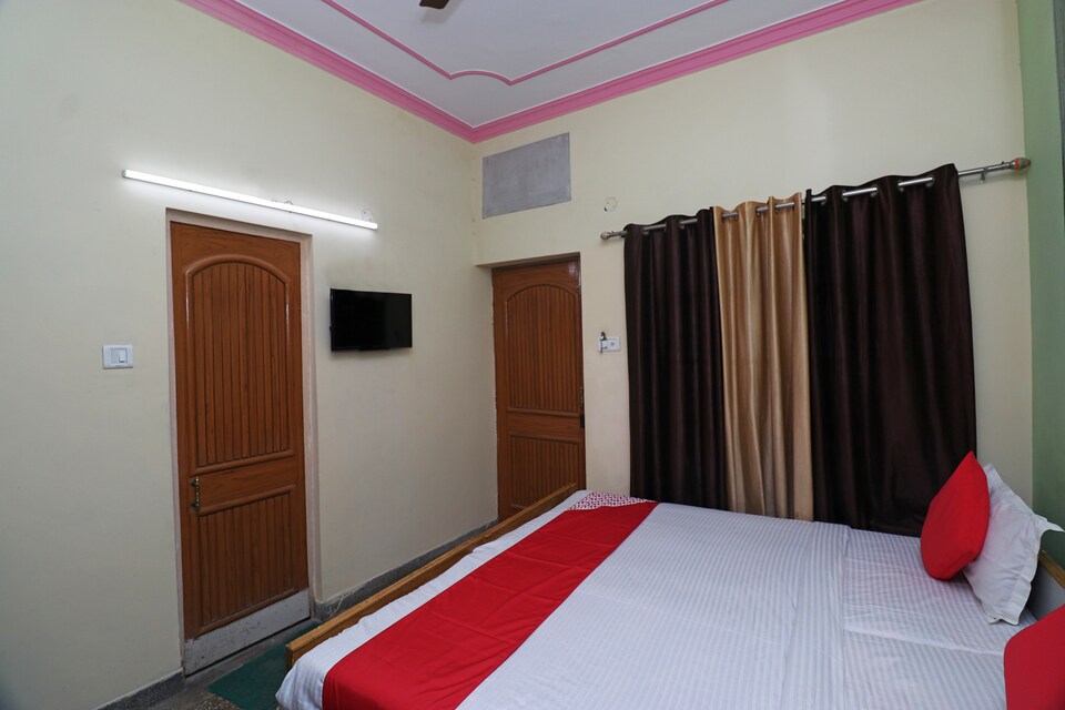 OYO 18682 Hotel Roshan, Godowlia, Varanasi
