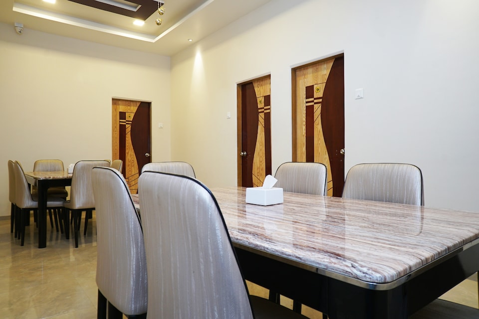 OYO 18683 M K Palace, Avvikle Mahabaleshwar, Mahabaleshwar