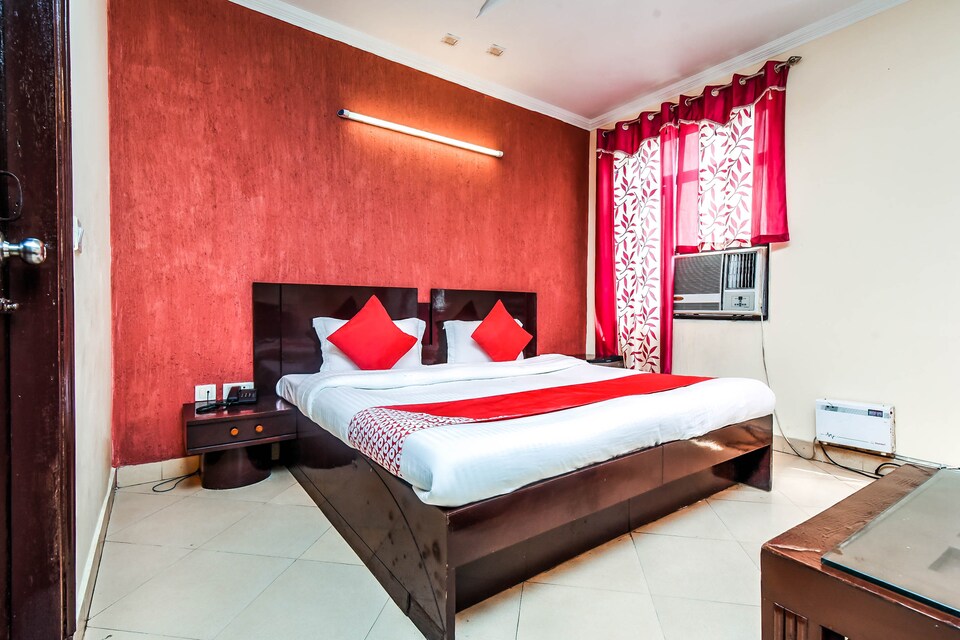 OYO 18690 Ambica Deluxe, Karol Bagh Delhi, Delhi