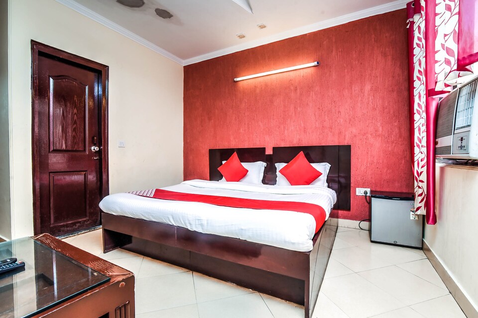 OYO 18690 Ambica Deluxe, Karol Bagh Delhi, Delhi