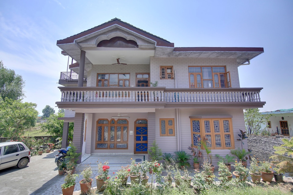 OYO Home 18691 Peaceful 3BHK, Dharamshala, Dharamshala