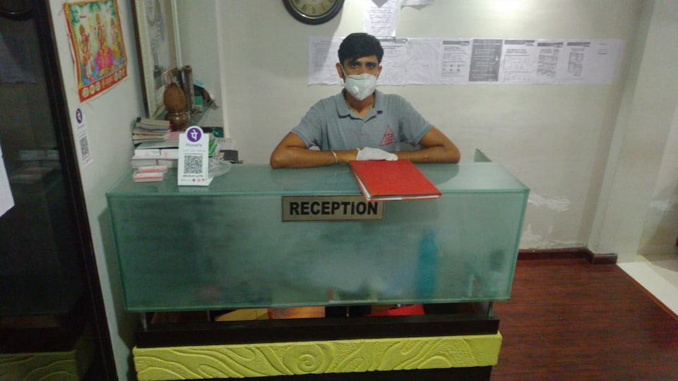 OYO 18692 Jmc Star Inn, Bombay Hospital, Indore