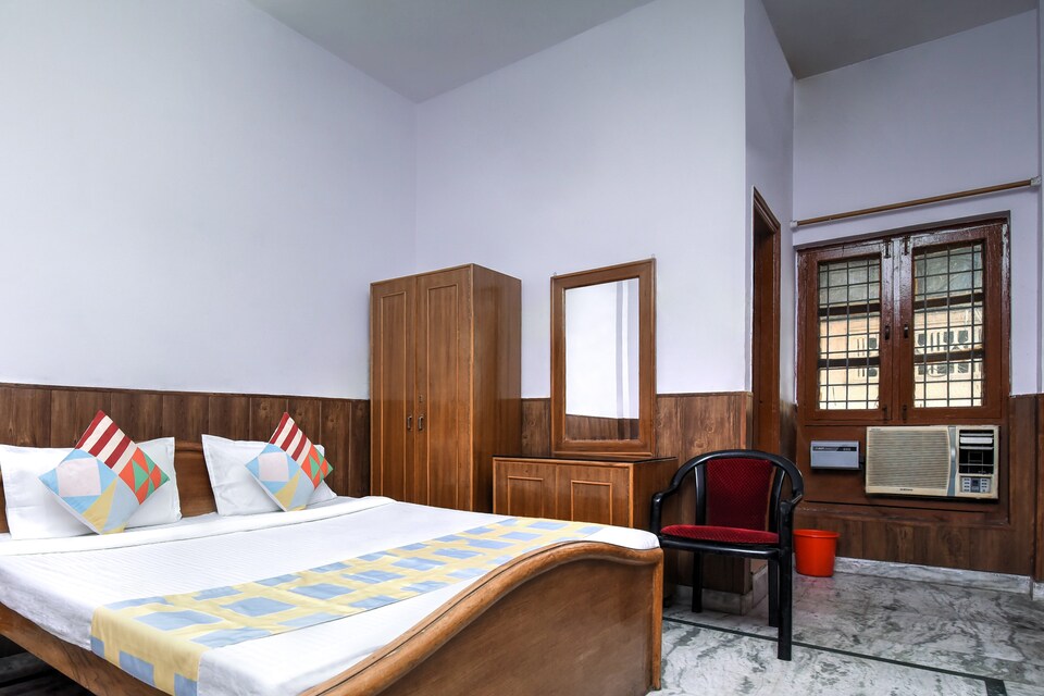 OYO Home 18697 Cosy Stay, Dehradun Railway Station, Dehradun