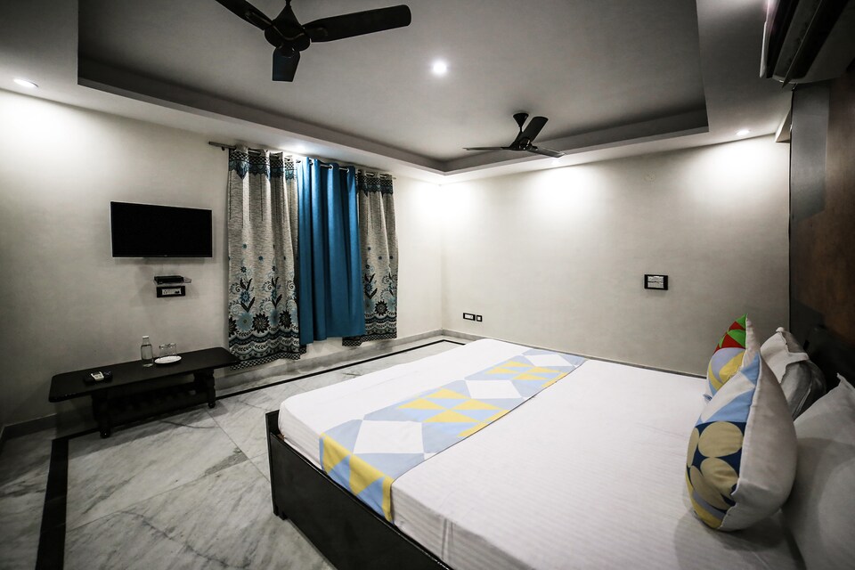 OYO LIFE NOD383 Sector 108, Noida Expressway SEZ, Noida